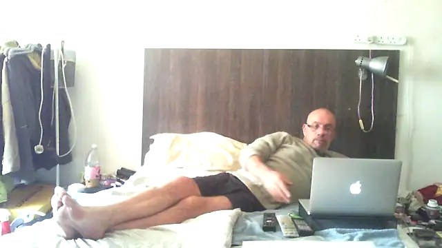 Snapshot of dazuk4513 chatting on 05-11-26, 04:04 dazuk4513 online show from 05-11-26, 04:04