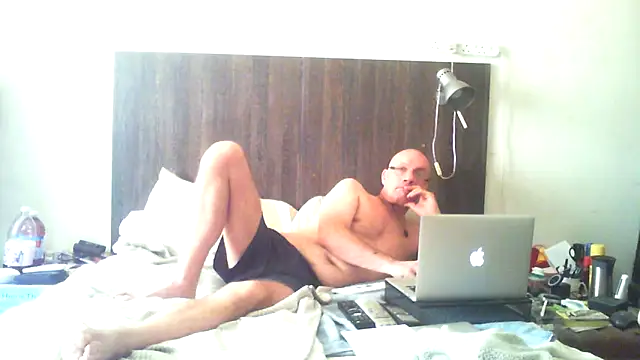 Snapshot of dazuk4513 chatting on 05-14-26, 05:09 dazuk4513 online show from 05-14-26, 05:09