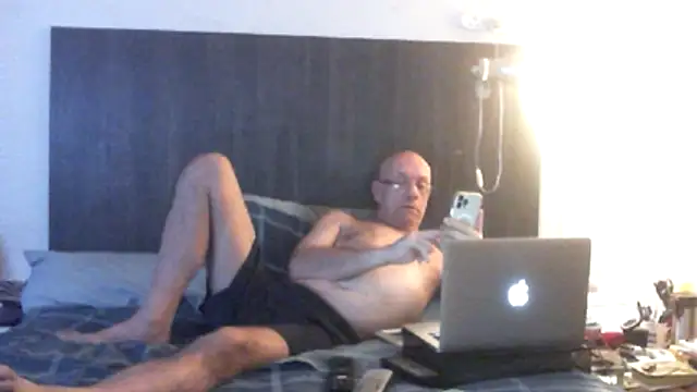 Snapshot of dazuk4513 chatting on 07-06-26, 10:23 dazuk4513 online show from 07-06-26, 10:23