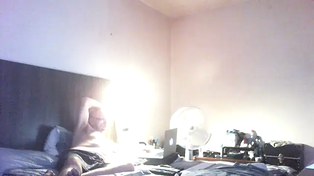 Snapshot of dazuk4513 chatting on 07-18-26, 09:40 dazuk4513 online show from 07-18-26, 09:40
