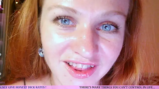 Snapshot of Cassie_Wild chatting on 07-12-26, 02:08 Cassie Wild online show from 07-12-26, 02:08