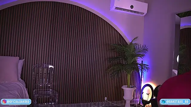 Dakota Lee online show from 10-24-25, 03:03