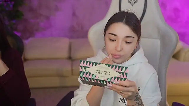 Jasmine Flow online show from 02-25-25, 08:14