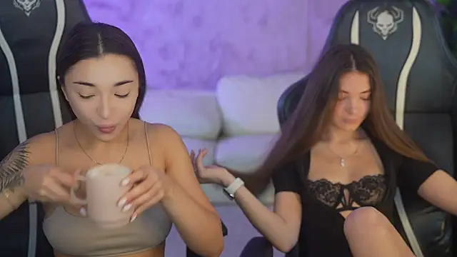 Jasmine Flow online show from 10-30-25, 07:43