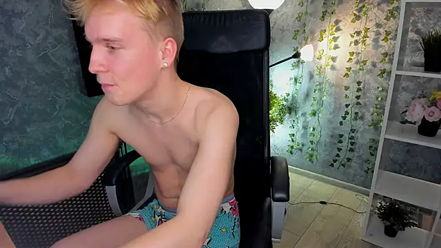 AlexxSweet online show from 12-21-24, 10:39