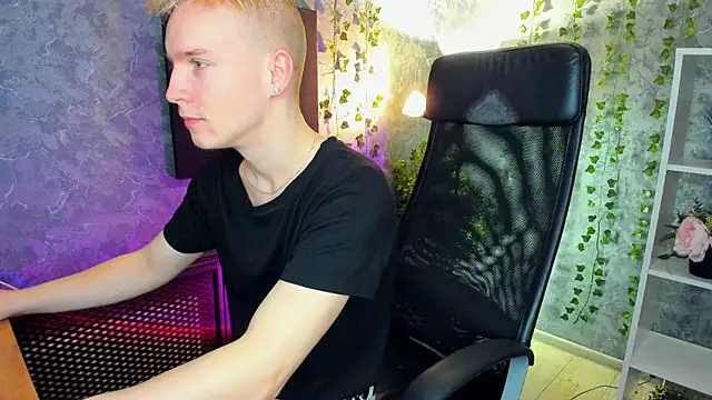 AlexxSweet online show from 01-04-25, 06:09