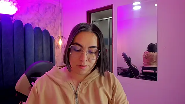 nalalye cruzz  online show from 04-09-26, 02:22