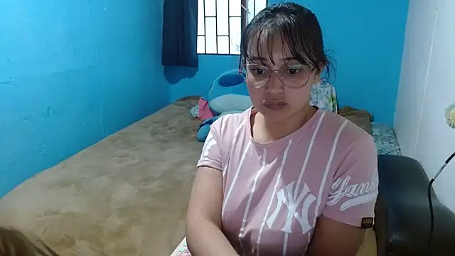 Snapshot of clarisse69 chatting on 12-17-24, 10:22 clarisse69 online show from 12-17-24, 10:22