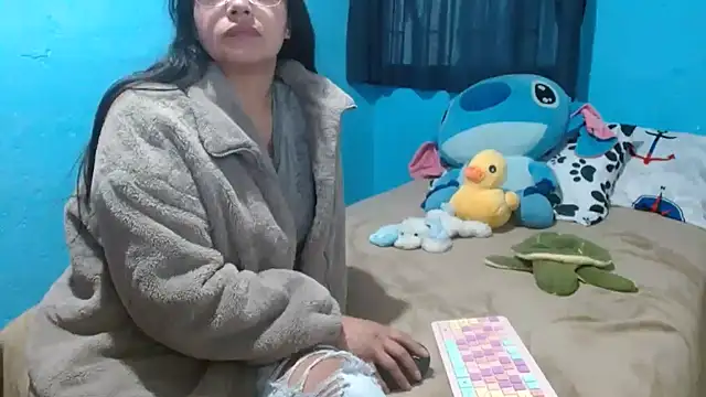 Snapshot of clarisse69 chatting on 02-06-25, 07:29 clarisse69 online show from 02-06-25, 07:29