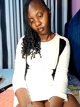 Snapshot of luxusroyce chatting on 03-13-25, 03:54 luxusroyce online show from 03-13-25, 03:54