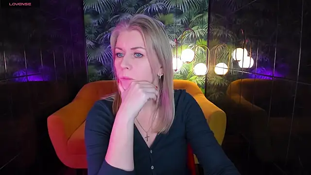 Snapshot of Annie_Light chatting on 12-05-24, 05:48 Annie Light online show from 12-05-24, 05:48