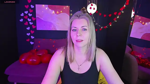 Snapshot of Annie_Light chatting on 02-15-25, 05:41 Annie Light online show from 02-15-25, 05:41