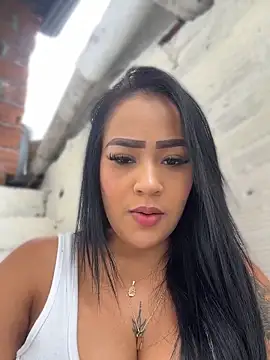 Luisa Fernandaa online show from 04-16-26, 06:41