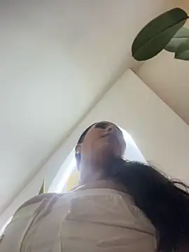 Luisa Fernandaa online show from 06-18-26, 12:33