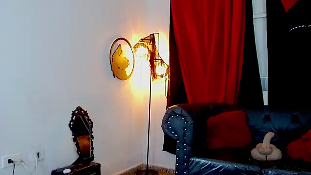 Snapshot of misslombana chatting on 04-25-26, 04:59 misslombana online show from 04-25-26, 04:59