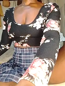 Snapshot of NicRaisaa chatting on 09-15-25, 05:07 NicRaisaa online show from 09-15-25, 05:07
