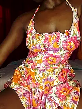 Snapshot of NicRaisaa chatting on 09-24-25, 04:38 NicRaisaa online show from 09-24-25, 04:38