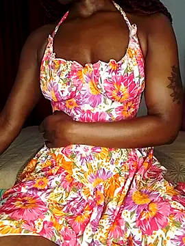 Snapshot of NicRaisaa chatting on 10-02-25, 03:57 NicRaisaa online show from 10-02-25, 03:57