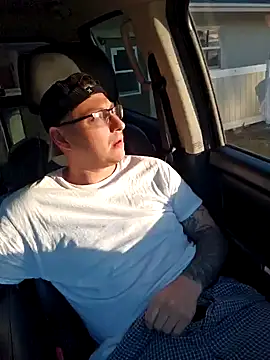 Snapshot of MrBiggBallz chatting on 12-12-24, 01:06 MrBiggBallz online show from 12-12-24, 01:06