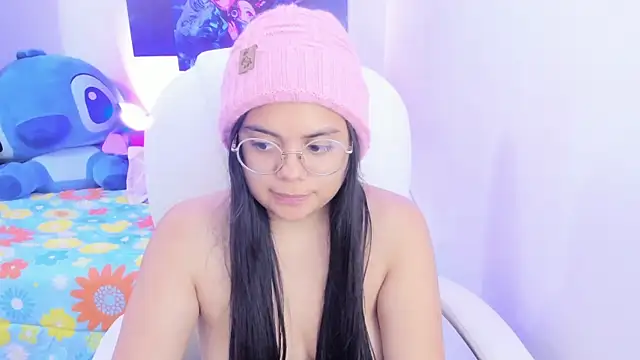 Snapshot of esmeralda112 chatting on 02-14-25, 01:02 esmeralda112 online show from 02-14-25, 01:02