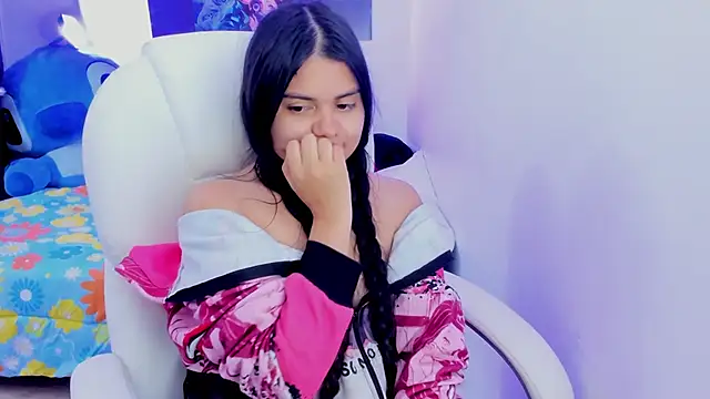 Snapshot of esmeralda112 chatting on 02-22-25, 03:56 esmeralda112 online show from 02-22-25, 03:56