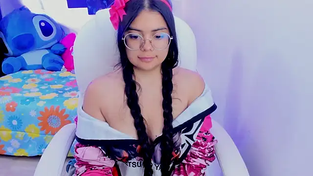 Snapshot of esmeralda112 chatting on 02-26-25, 02:04 esmeralda112 online show from 02-26-25, 02:04