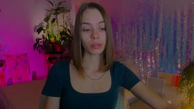Snapshot of poli__ chatting on 12-19-24, 09:28 poli   online show from 12-19-24, 09:28