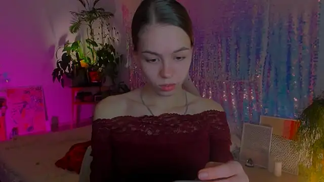 Snapshot of poli__ chatting on 12-21-24, 10:19 poli   online show from 12-21-24, 10:19
