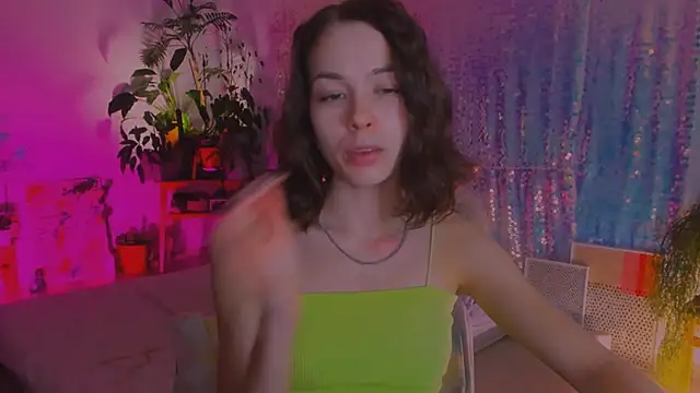 Snapshot of poli__ chatting on 12-31-24, 12:21 poli   online show from 12-31-24, 12:21