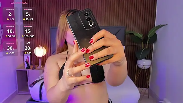 Snapshot of valeria_acosta_ chatting on 03-14-25, 12:18 valeria acosta online show from 03-14-25, 12:18