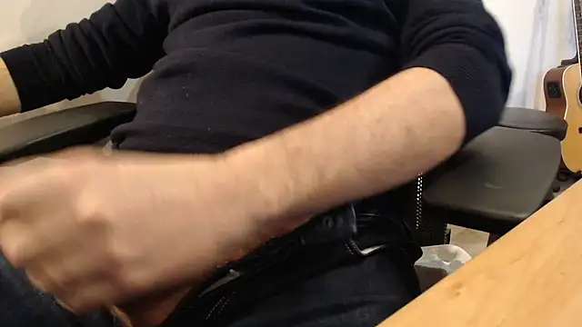 Snapshot of 3lr0nde chatting on 02-06-25, 10:26 3lr0nde online show from 02-06-25, 10:26