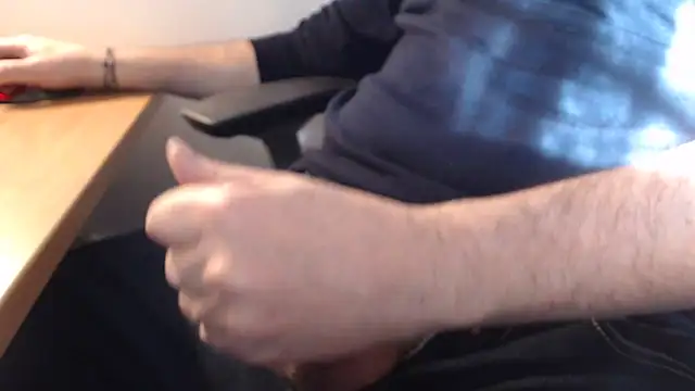 Snapshot of 3lr0nde chatting on 02-06-25, 01:43 3lr0nde online show from 02-06-25, 01:43