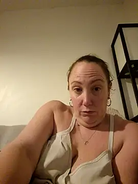 Snapshot of Wisie_Cutie chatting on 12-14-24, 06:09 Wisie Cutie online show from 12-14-24, 06:09