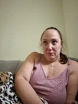 Snapshot of Wisie_Cutie chatting on 12-29-24, 02:21 Wisie Cutie online show from 12-29-24, 02:21