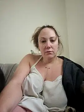 Snapshot of Wisie_Cutie chatting on 01-04-25, 02:14 Wisie Cutie online show from 01-04-25, 02:14