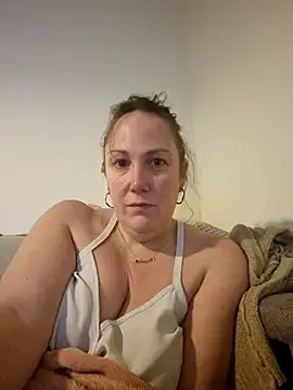 Snapshot of Wisie_Cutie chatting on 01-09-25, 10:20 Wisie Cutie online show from 01-09-25, 10:20