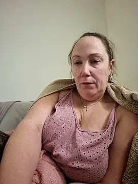 Snapshot of Wisie_Cutie chatting on 01-12-25, 03:03 Wisie Cutie online show from 01-12-25, 03:03