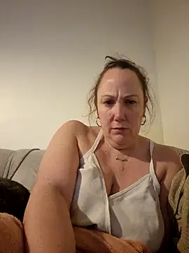 Snapshot of Wisie_Cutie chatting on 01-12-25, 10:01 Wisie Cutie online show from 01-12-25, 10:01