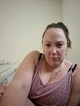 Snapshot of Wisie_Cutie chatting on 01-18-25, 03:16 Wisie Cutie online show from 01-18-25, 03:16