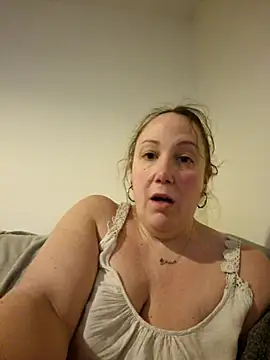 Snapshot of Wisie_Cutie chatting on 01-19-25, 09:45 Wisie Cutie online show from 01-19-25, 09:45