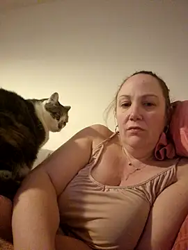 Snapshot of Wisie_Cutie chatting on 02-04-25, 11:49 Wisie Cutie online show from 02-04-25, 11:49