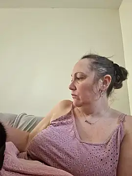 Snapshot of Wisie_Cutie chatting on 02-22-25, 02:41 Wisie Cutie online show from 02-22-25, 02:41