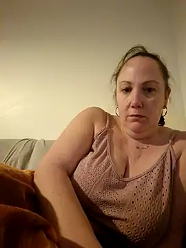 Snapshot of Wisie_Cutie chatting on 02-23-25, 10:42 Wisie Cutie online show from 02-23-25, 10:42