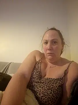 Snapshot of Wisie_Cutie chatting on 02-27-25, 09:04 Wisie Cutie online show from 02-27-25, 09:04