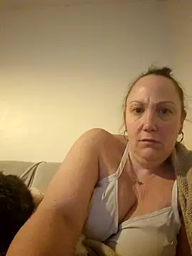 Snapshot of Wisie_Cutie chatting on 03-01-25, 10:31 Wisie Cutie online show from 03-01-25, 10:31