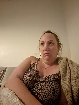 Snapshot of Wisie_Cutie chatting on 03-04-25, 10:16 Wisie Cutie online show from 03-04-25, 10:16