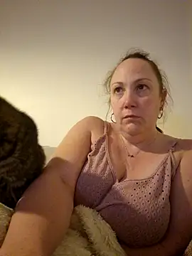 Snapshot of Wisie_Cutie chatting on 03-05-25, 11:05 Wisie Cutie online show from 03-05-25, 11:05