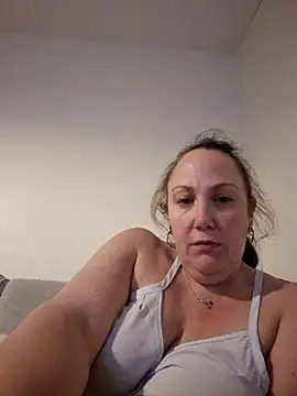 Snapshot of Wisie_Cutie chatting on 03-18-25, 11:20 Wisie Cutie online show from 03-18-25, 11:20