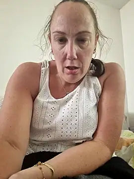 Snapshot of Wisie_Cutie chatting on 09-22-25, 02:30 Wisie Cutie online show from 09-22-25, 02:30