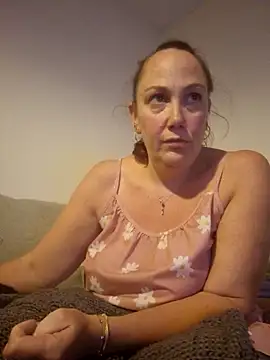 Snapshot of Wisie_Cutie chatting on 09-26-25, 10:14 Wisie Cutie online show from 09-26-25, 10:14